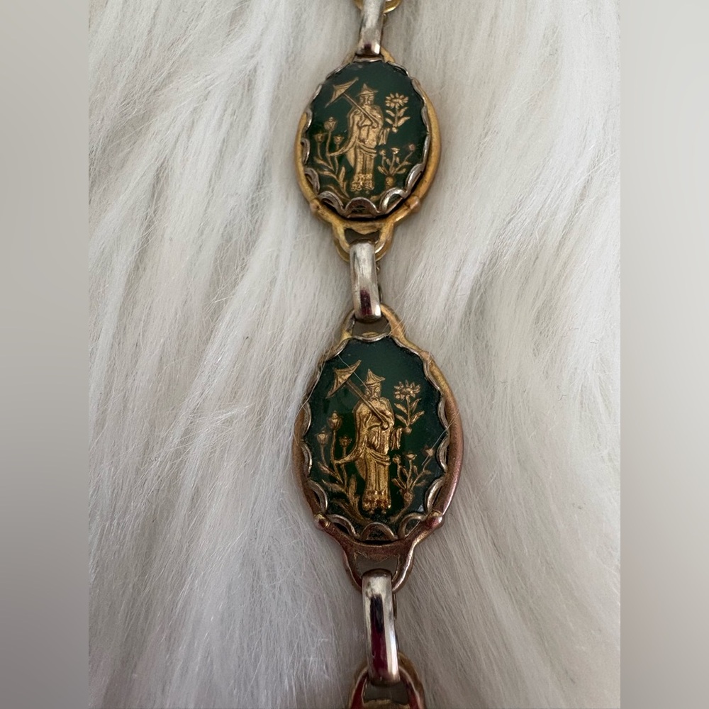 Vintage Elegant Green and Gold Oriental design Bracelet - Picture 4 of 6